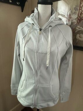 Women's Light Gray Zip-Up Hooded Jacket